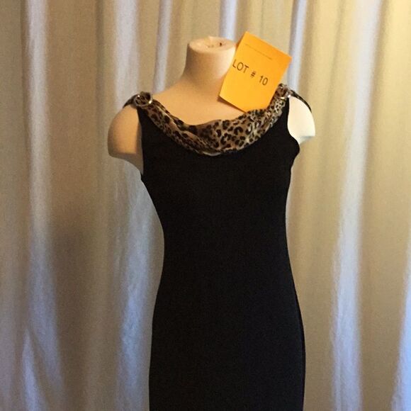 Maxi dress in black crepe like material in 7/8 - Picture 2 of 8